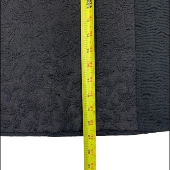 Moulinette Soeurs Black Embossed Floral Panel Pencil Skirt 6 Might Fit Like a 4 - Picture 10 of 13